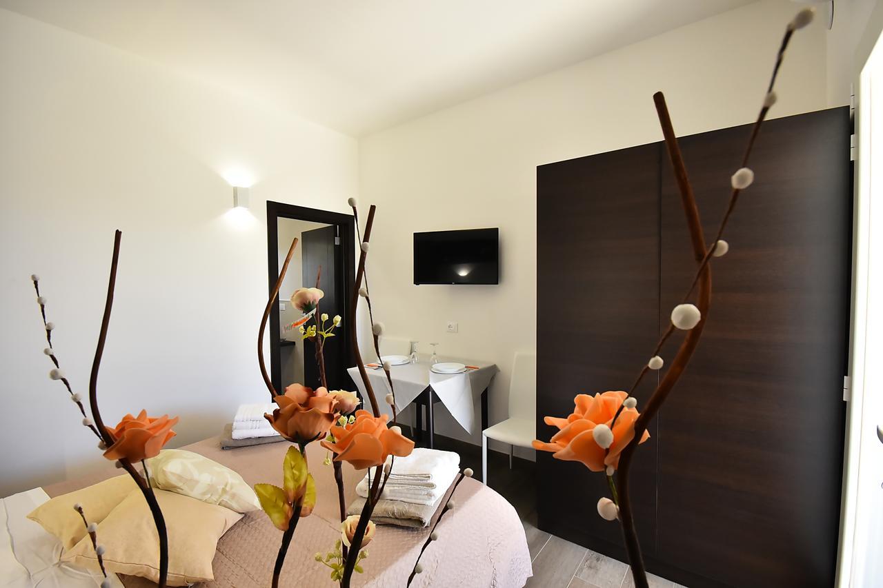 Borgo Fiorito Relais Bed and Breakfast Parabita Εξωτερικό φωτογραφία